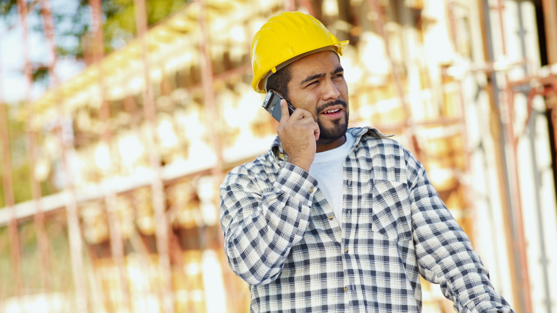 Contractor answering an inbound customer call